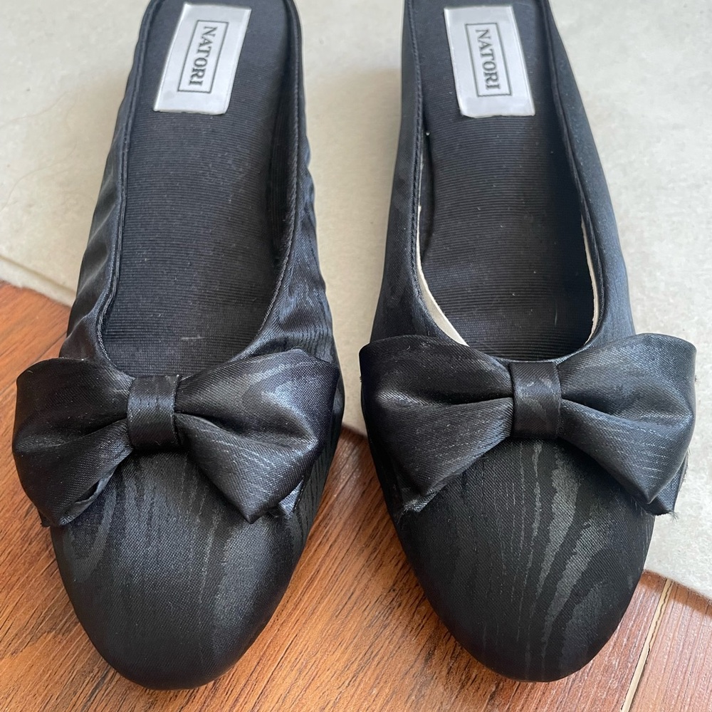 Vintage Natori satin slide mules with animal print and bow accents - Picture 2 of 11